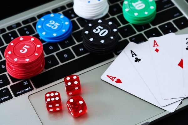 j3 live Baccarat Langsung & Roulette